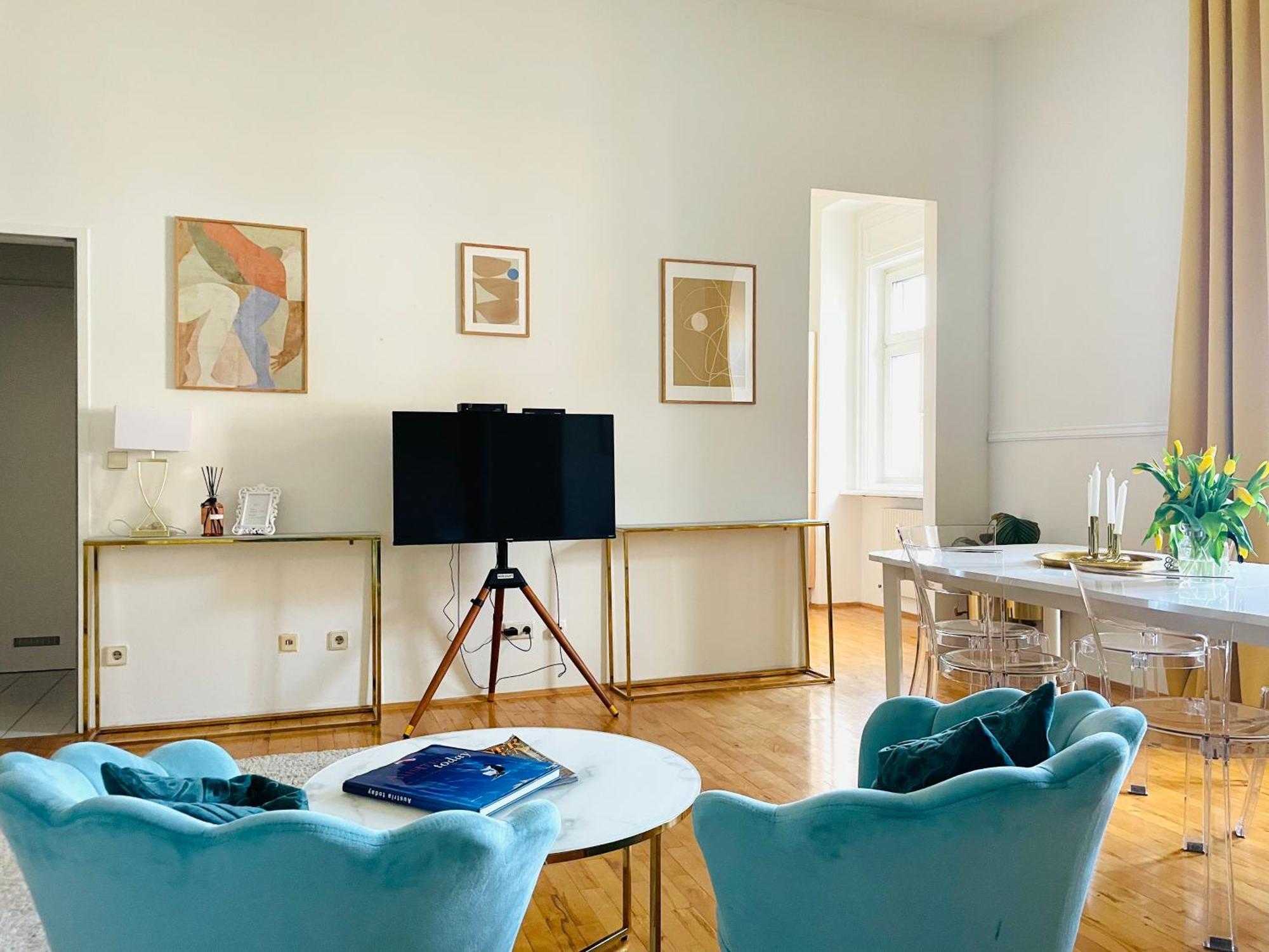 Apstay City Center Deluxe ǀ Free Parking ǀ Self Check-In Graz Bagian luar foto
