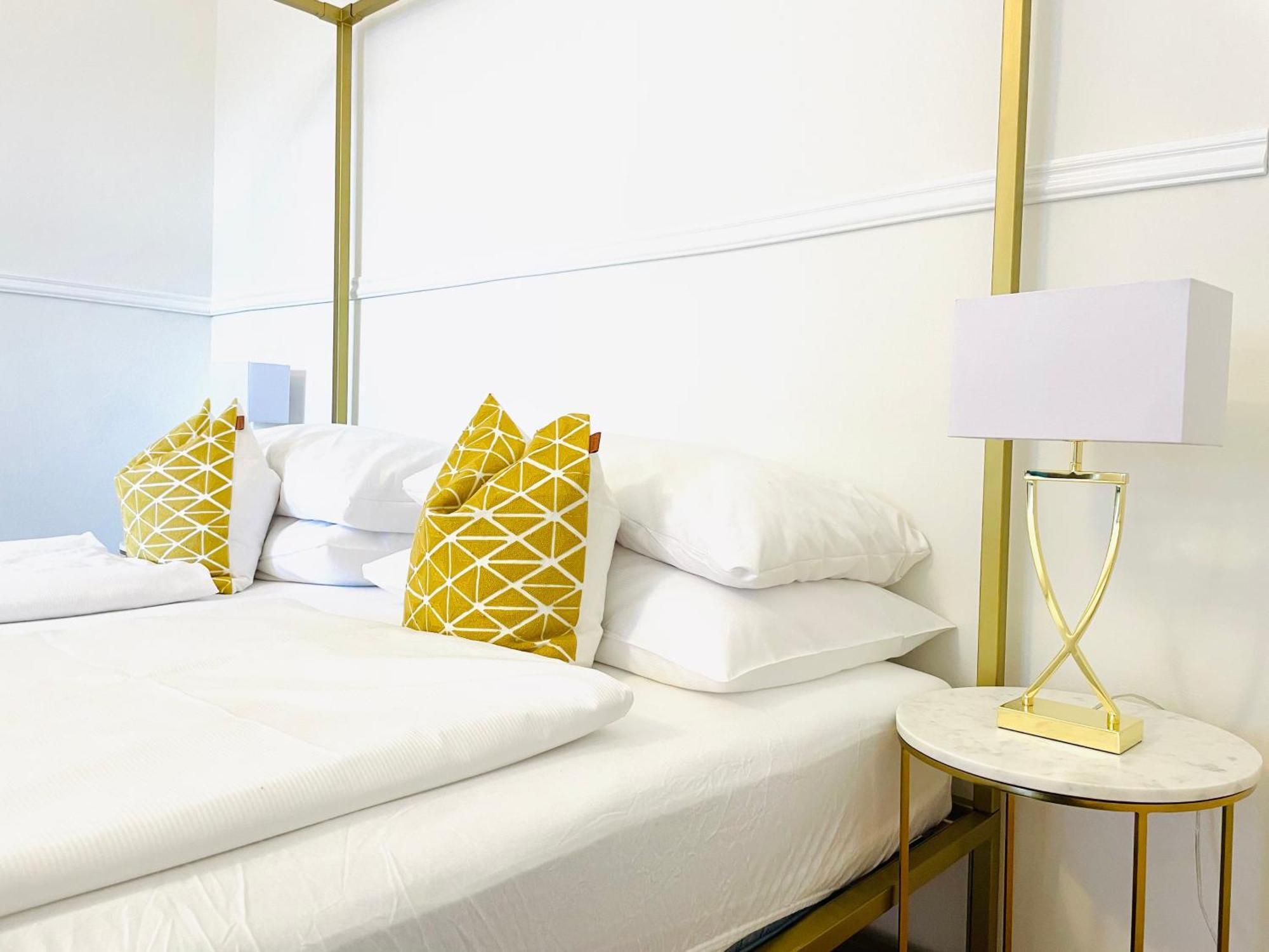 Apstay City Center Deluxe ǀ Free Parking ǀ Self Check-In Graz Bagian luar foto