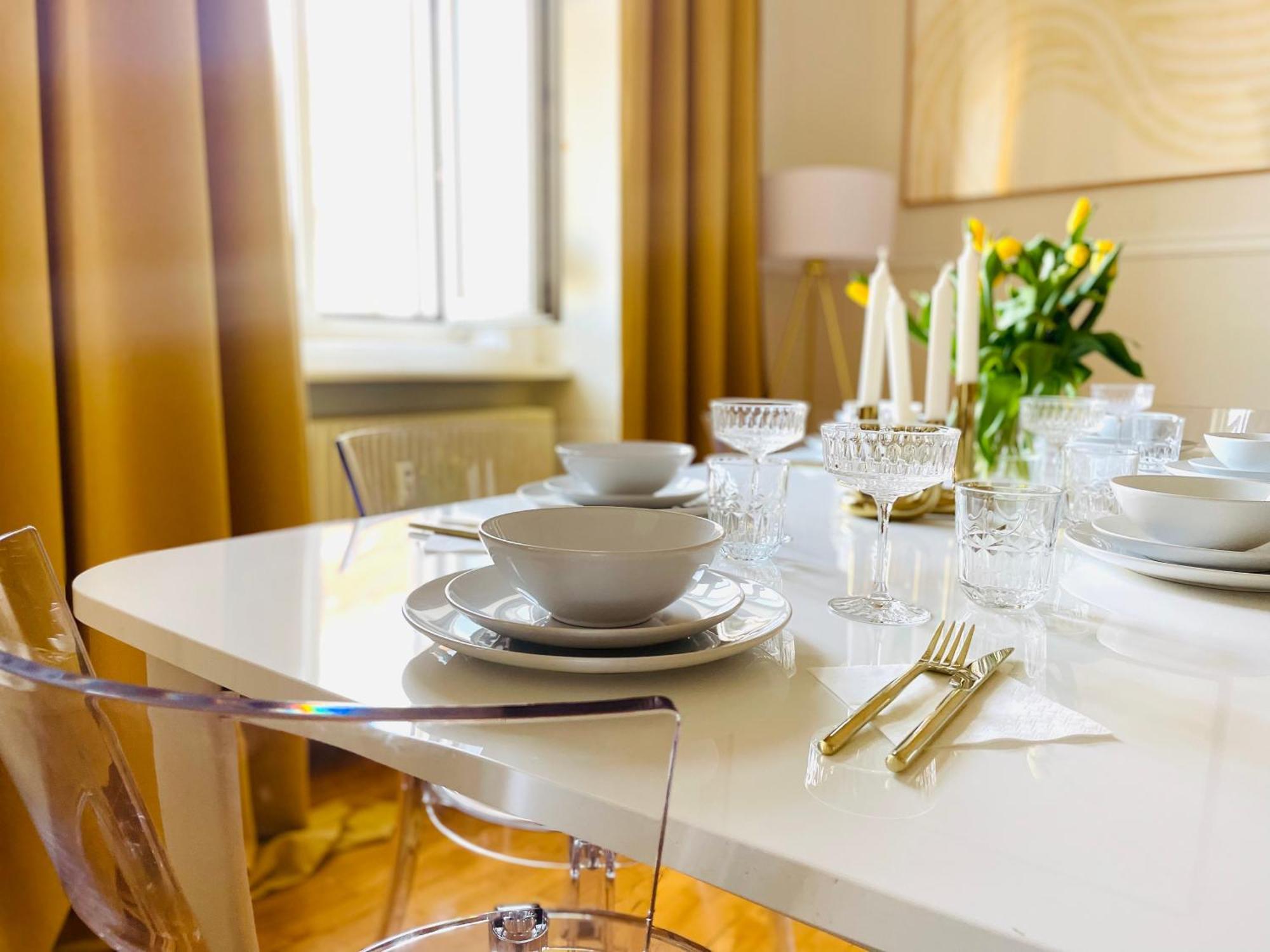 Apstay City Center Deluxe ǀ Free Parking ǀ Self Check-In Graz Bagian luar foto